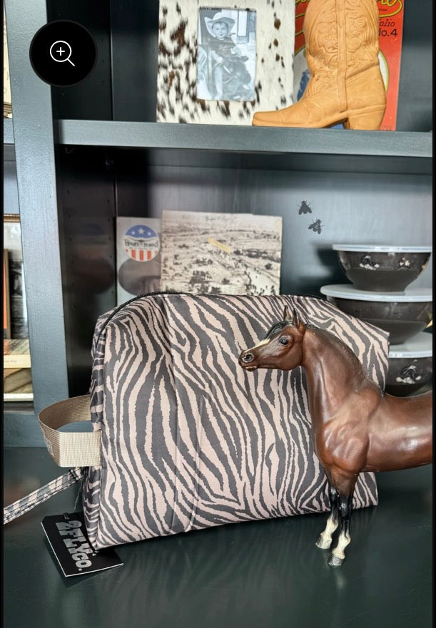 2FLY THAT TRAVELERS BAG (ZEBRAHH)