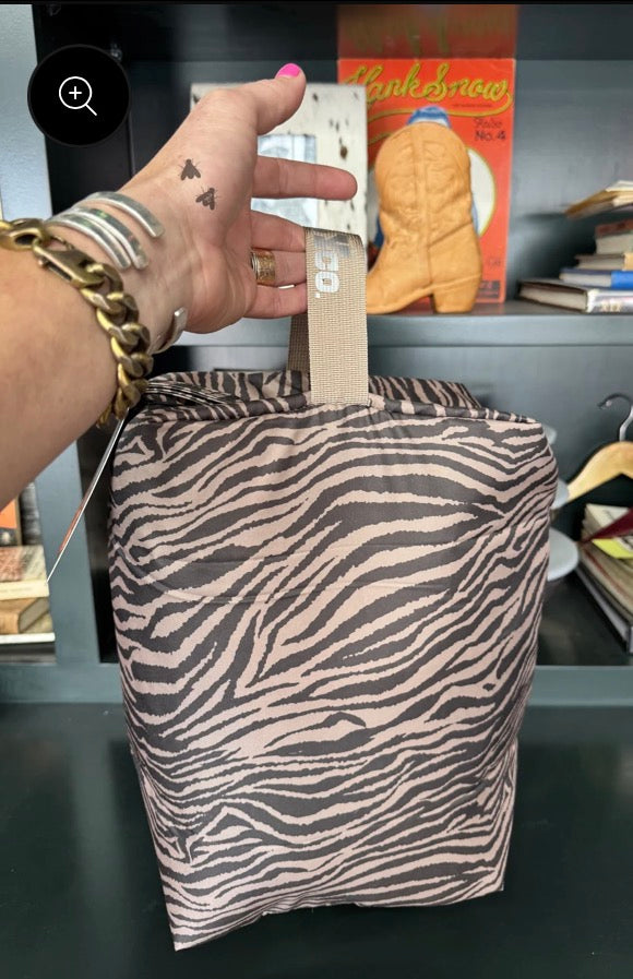 2FLY THAT TRAVELERS BAG (ZEBRAHH)