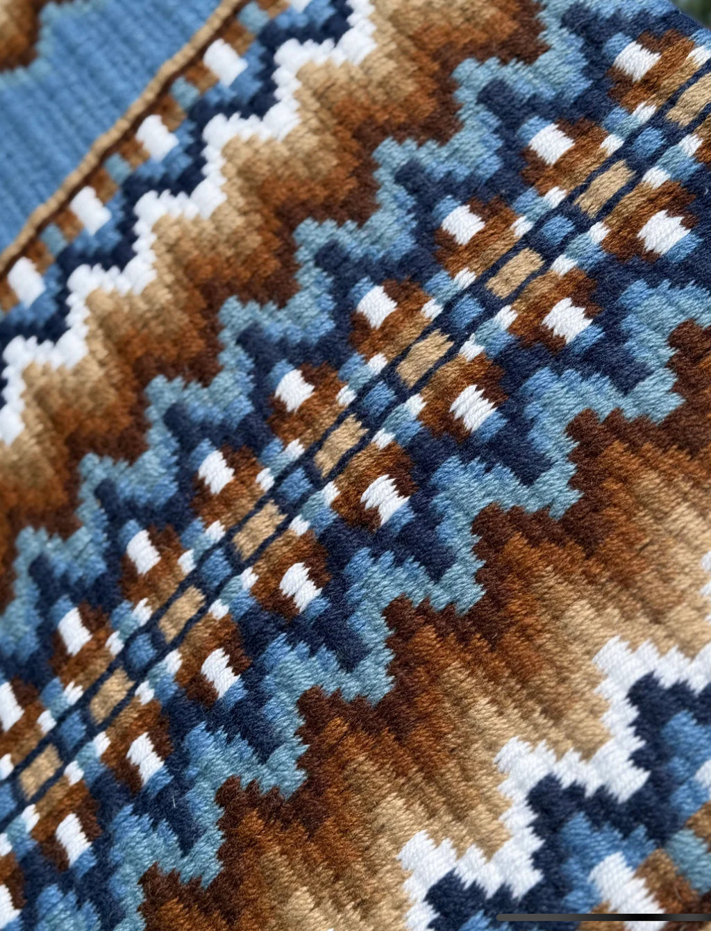 Em Custom Show Pads Aspen, periwinkle, sky blue & chocolate tones, western show pad in stock detail 
