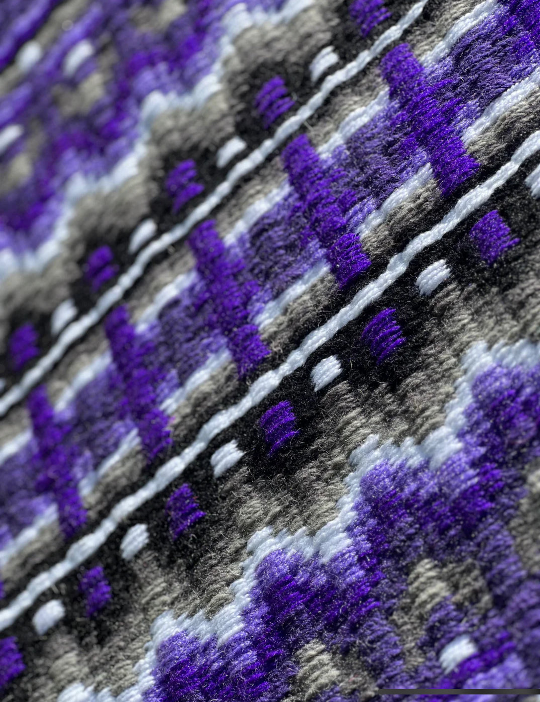 ROYAL REIGN (SHOW PAD)