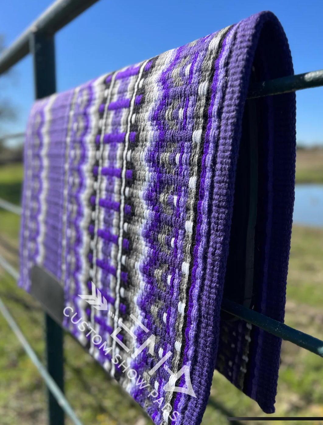 ROYAL REIGN (SHOW PAD)